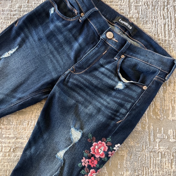Express Denim - Express Mid Rise Legging Jean Stretch Embroidered Flowers